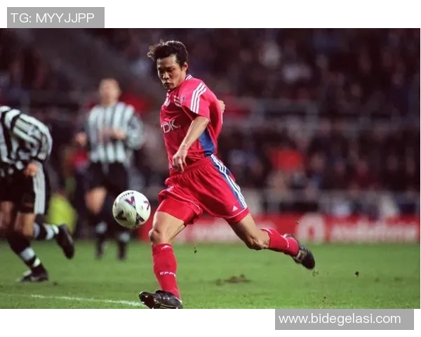 给美女明星介绍足球明星的精彩瞬间与背后故事